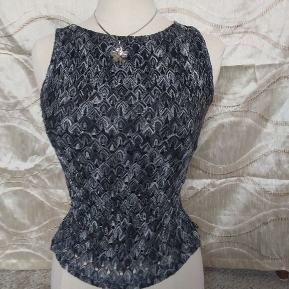 Vintage Top Women's IZ Byer Sleeveless Metallic Scale Print Gray Silver Black M - Picture 11 of 11